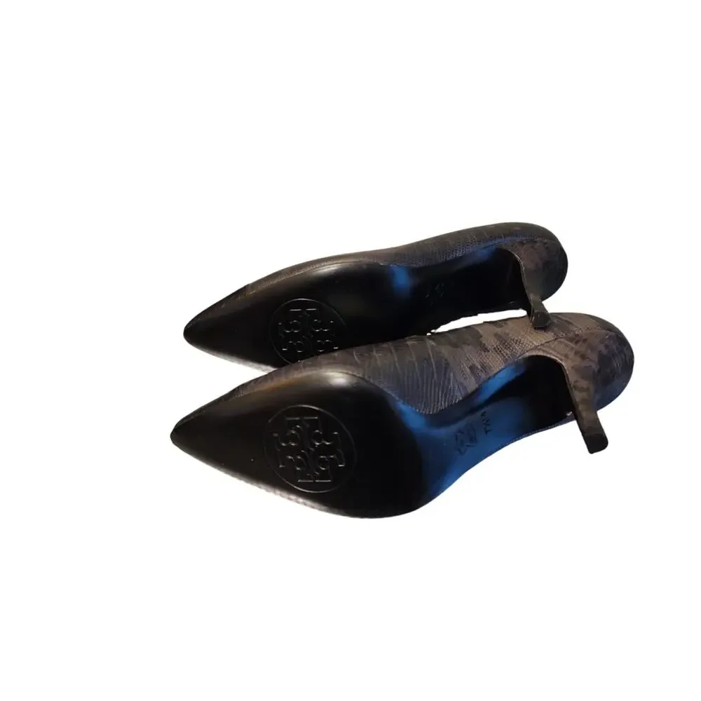 TORY BURCH Lizard Print Leather Cap Toe Gray/Black Pumps Heels‎ NEW 7 1/2